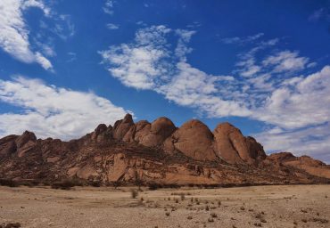 מסלול עצמאי בלב נמיביה
