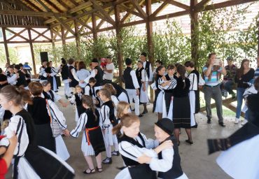 מוסיקה והווי מקומי רומני - במסלול האישי לרומניה